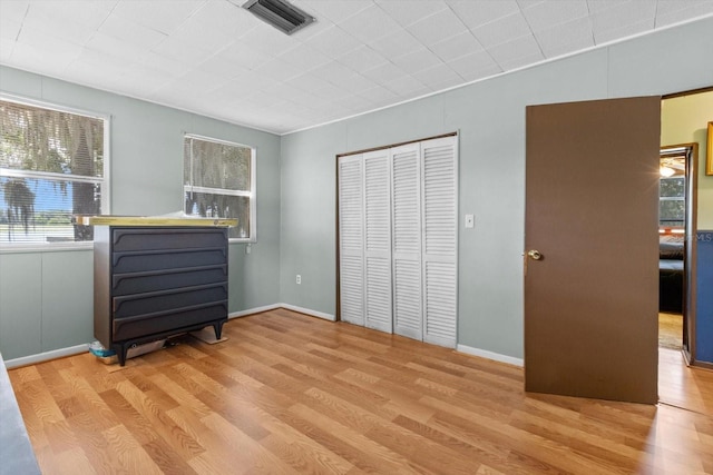 1226 S Telephone Point Rd, Inverness, FL 34450 - living area featuring wood finished floors and baseboards