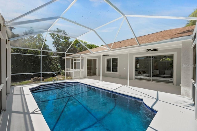 970 Ridgewood Ter, Tarpon Springs, FL 34689 - outdoor pool with ceiling fan, a patio area, and a lanai
