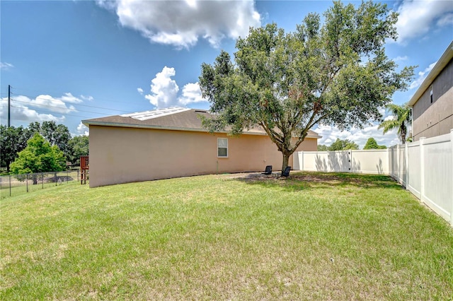 6519 Twin Bridges Dr, Zephyrhills, FL 33541 - view of yard
