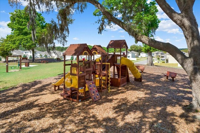 13686 Whiskey Daisy Dr, Dade City, FL 33525 - photo 54