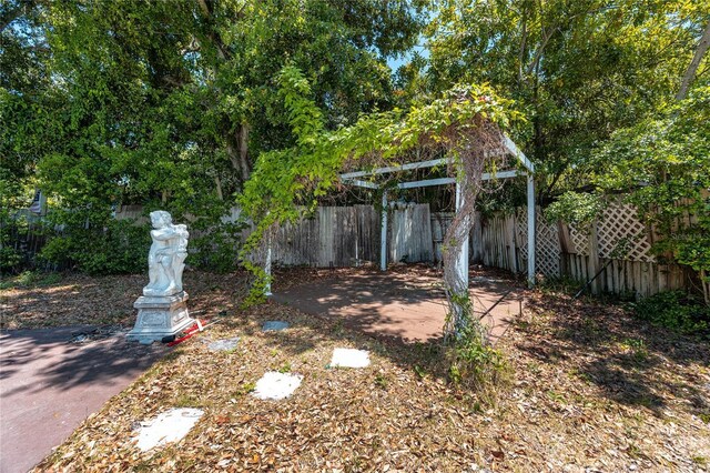 1683 Pine St, Largo, FL 33774 - view of yard