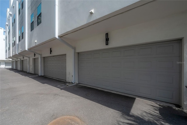 1330 W Gray St Unit 1, Tampa, FL 33606 - view of garage