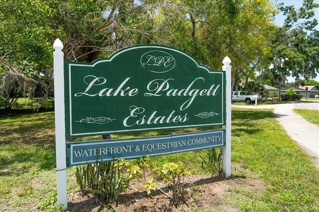 2826 Martha Ln, Land O Lakes, FL 34639 - community / neighborhood sign with a lawn