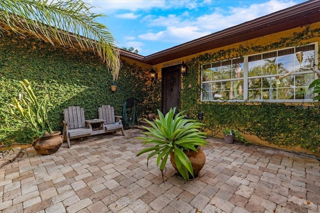 4301 S Lockwood Ridge Rd, Sarasota, FL 34231 - view of patio / terrace