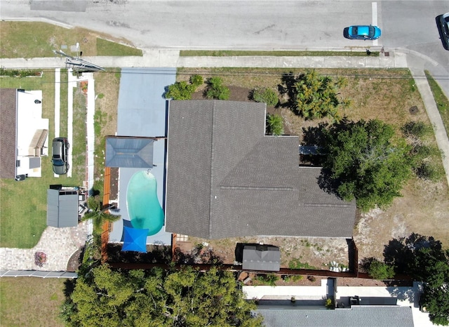 829 Riverside Dr, Tarpon Springs, FL 34689 - aerial view of a pool area