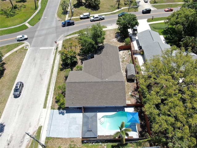 829 Riverside Dr, Tarpon Springs, FL 34689 - bird's eye view of a pool
