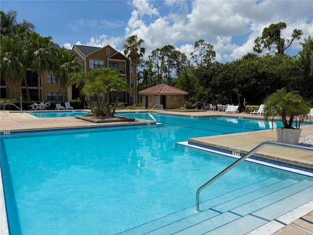 11901 4th St N Unit 5111, Saint Petersburg, FL 33716 - community pool with a patio