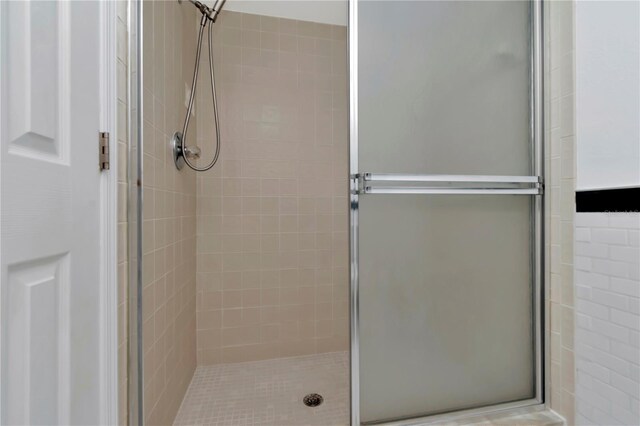 6817 Stones Throw Cir N Unit 17203, Saint Petersburg, FL 33710 - full bathroom featuring a stall shower