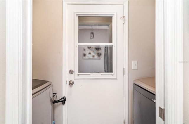 2403 Nantucket Field Way Unit 27, Sun City Center, FL 33573 - laundry area featuring washing machine and dryer