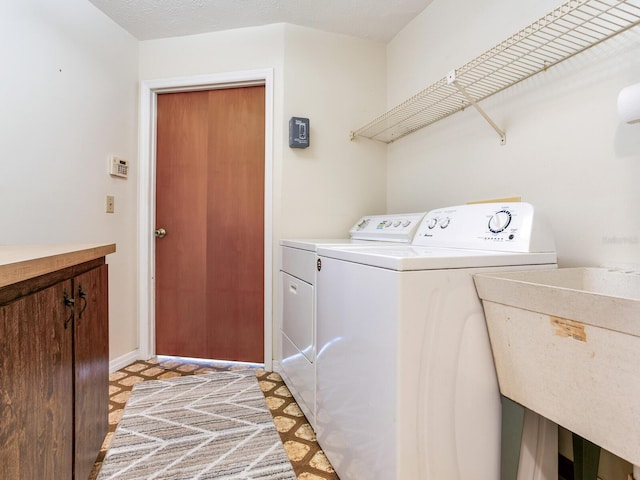 2217 High Point Dr, Brandon, FL 33511 - laundry room featuring independent washer and dryer