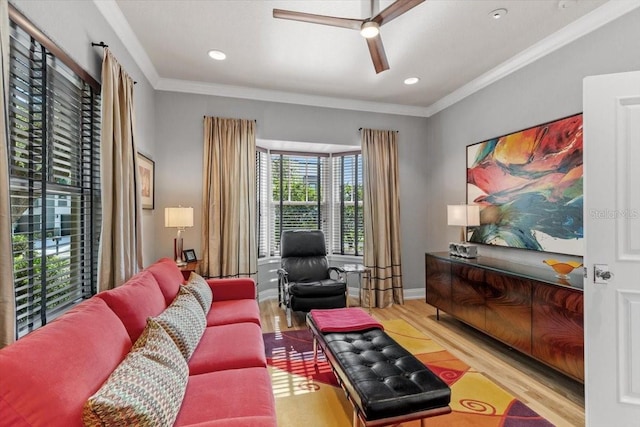 213 N Hesperides St, Tampa, FL 33609 - living area featuring wood finished floors, a ceiling fan, crown molding, baseboards, and recessed lighting