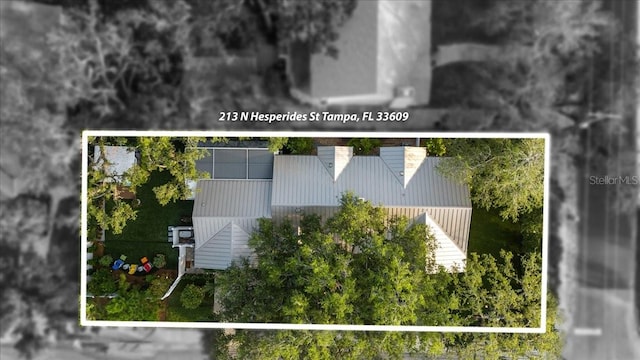 213 N Hesperides St, Tampa, FL 33609 - aerial view of property and surrounding area featuring property boundaries highlighted