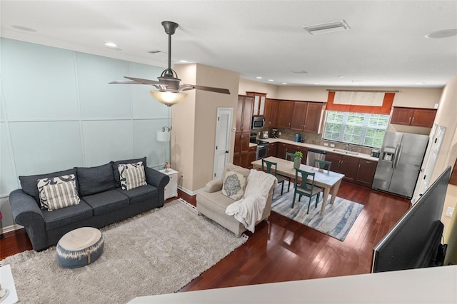 918 Sombra St, Tampa, FL 33619 - photo 8