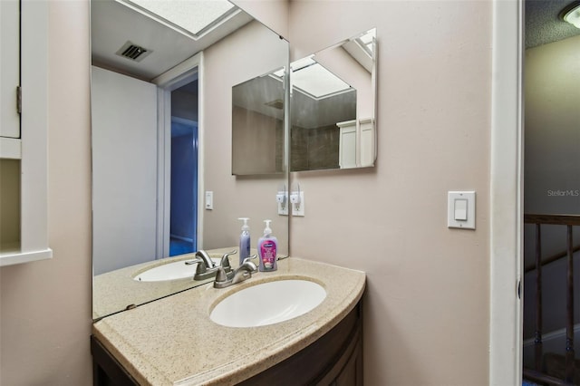 2131 Ridge Rd S Unit 3, Largo, FL 33778 - bathroom featuring vanity