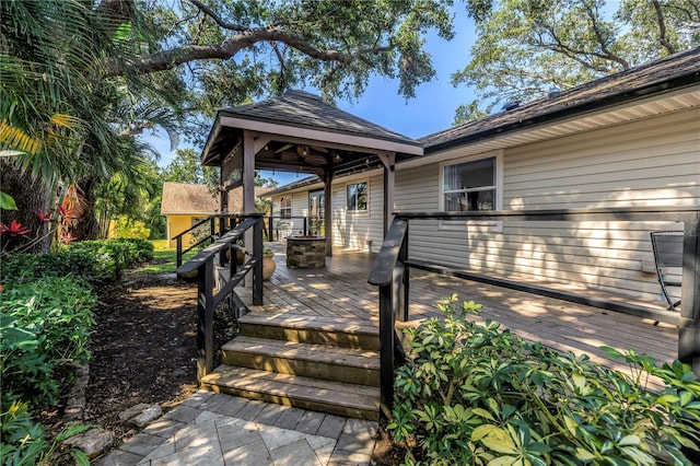 7461 Pescador Pl, Seminole, FL 33772 - deck with a gazebo