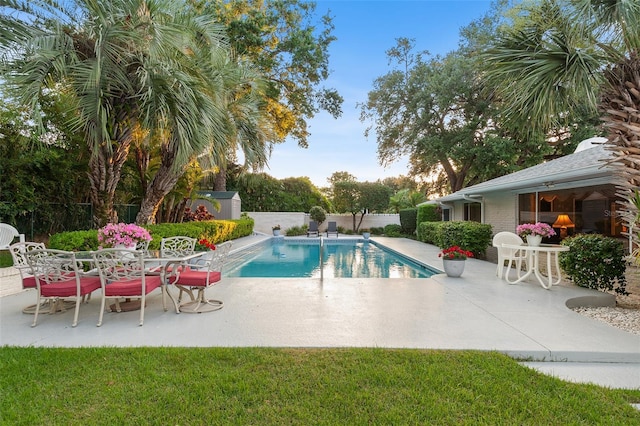 2110 Reaney Rd, Lakeland, FL 33803 - view of pool featuring a patio area and a fenced backyard