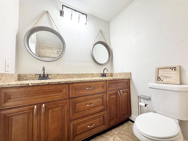2137 W Saint Louis St, Tampa, FL 33607 - full bath featuring double vanity, toilet, and baseboards