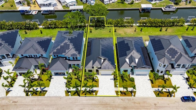 6532 Simone Shores Cir, Apollo Beach, FL 33572 - aerial view of residential area featuring a nearby body of water and property boundaries highlighted