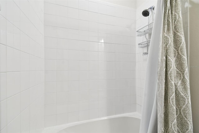 32825 Sand Creek Dr, Wesley Chapel, FL 33543 - full bathroom with shower / bath combo