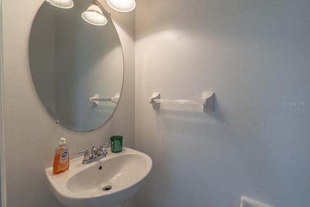 15958 Marcello Cir, Naples, FL 34110 - bathroom with a sink