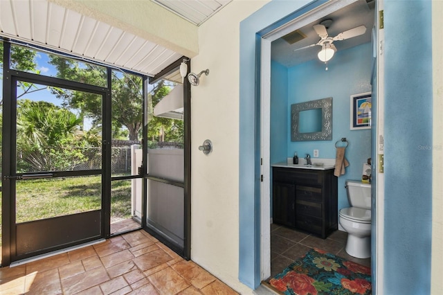 7507 Beasley Rd, Tampa, FL 33615 - sunroom / solarium with ceiling fan and a sink