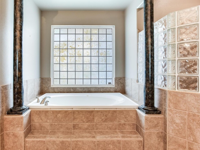 10504 Echo Lake Dr, Odessa, FL 33556 - bathroom with a bath
