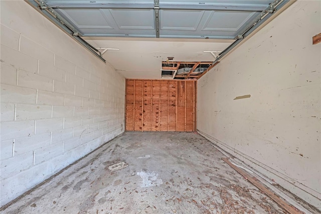 7033 Wentworth Way, New Port Richey, FL 34655 - view of garage