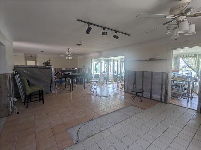 7832 3rd Ave S, Saint Petersburg, FL 33707 - view of common area