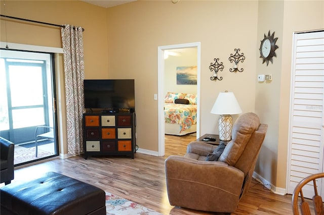 311 Kelsey Way Unit 3, Sun City Center, FL 33573 - living area with wood finished floors and baseboards