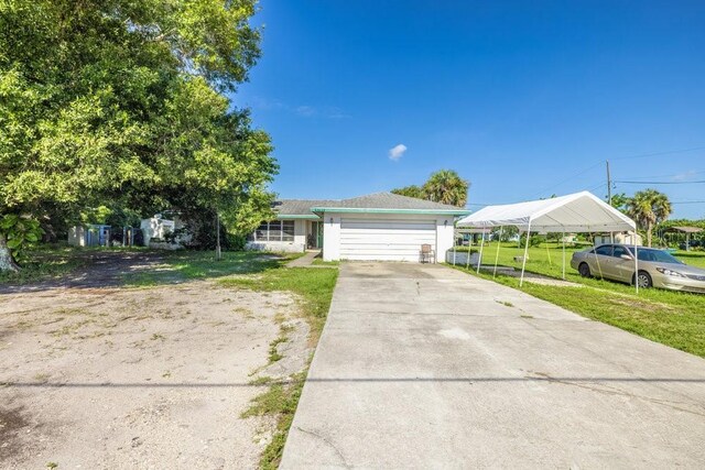 6785 Yarberry Ln, Naples, FL 34109 - photo 1