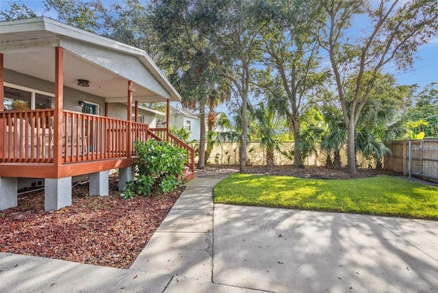 1045 28th Ave S, Saint Petersburg, FL 33705 - view of yard
