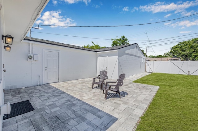 812 60th St S, Gulfport, FL 33707 - view of patio / terrace