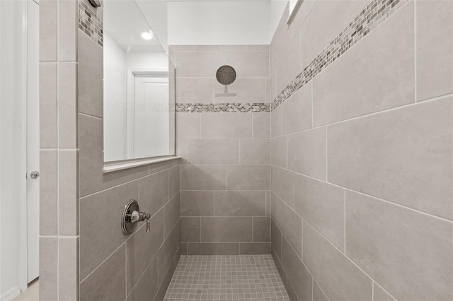 9271 Rally Spring Loop, Wesley Chapel, FL 33545 - full bath with a tile shower and recessed lighting