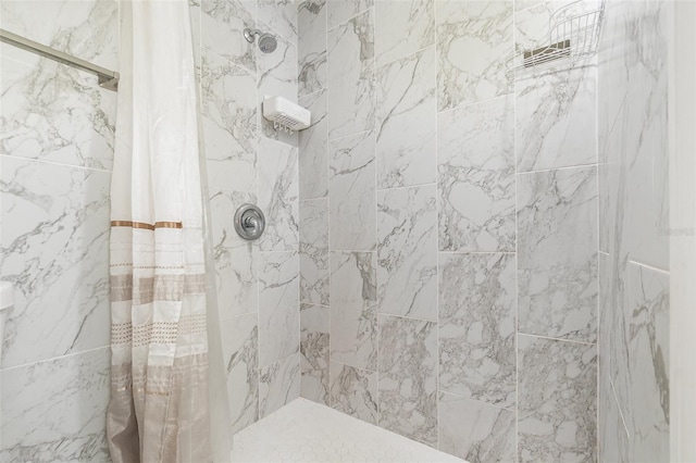 130 E Pendleton Ave, Eustis, FL 32726 - bathroom featuring tiled shower
