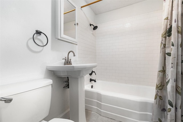 130 E Pendleton Ave, Eustis, FL 32726 - bathroom featuring toilet and shower / bathtub combination with curtain