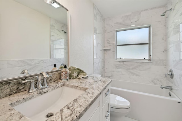 94 Nicholas Dr, Dunedin, FL 34698 - full bath with vanity, toilet, and shower / washtub combination