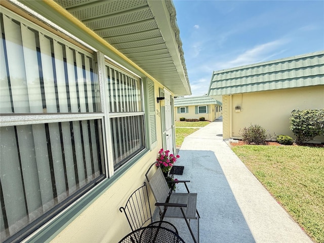 102 Cambridge Trl Unit 230, Sun City Center, FL 33573 - view of patio
