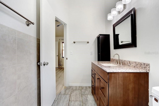 1017 Cameo Crest Ln, Valrico, FL 33596 - bathroom with vanity
