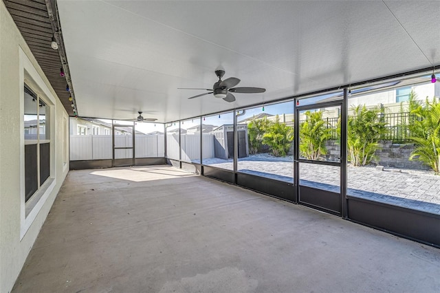 8812 Parsons Hill Blvd, Wesley Chapel, FL 33545 - unfurnished sunroom with ceiling fan