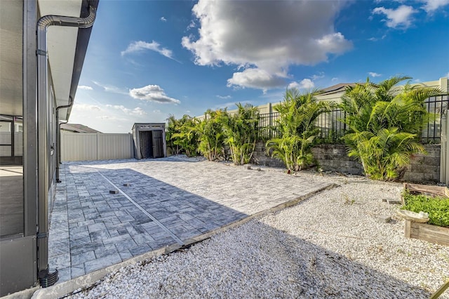 8812 Parsons Hill Blvd, Wesley Chapel, FL 33545 - fenced backyard with a patio
