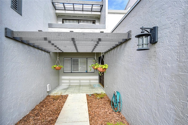 13635 Twin Lakes Ln Unit 13635, Tampa, FL 33618 - doorway to property with stucco siding