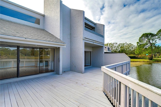 13635 Twin Lakes Ln Unit 13635, Tampa, FL 33618 - wooden deck with a water view