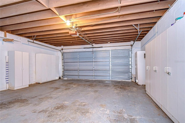 13635 Twin Lakes Ln Unit 13635, Tampa, FL 33618 - garage with a garage door opener