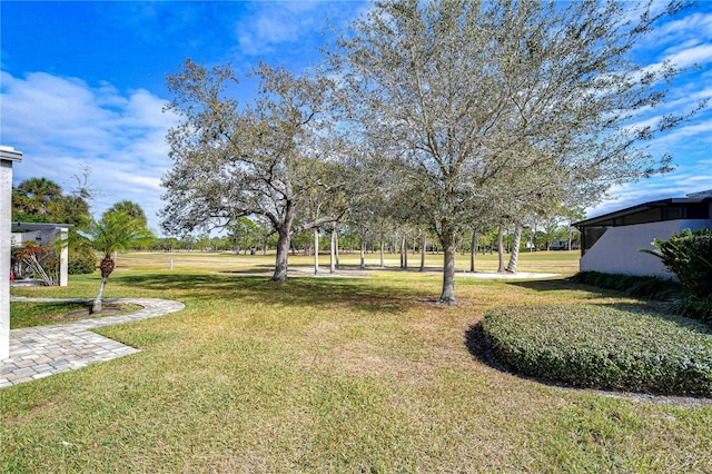 13635 Twin Lakes Ln Unit 13635, Tampa, FL 33618 - view of grassy yard