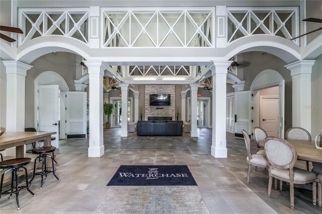 11938 Royce Waterford Cir, Tampa, FL 33626 - building lobby with a towering ceiling