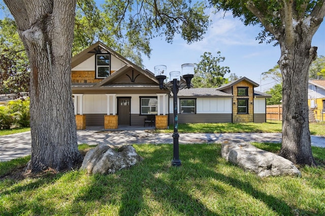 816 9th Ave SW, Largo, FL 33770 - view of front of home featuring a porch