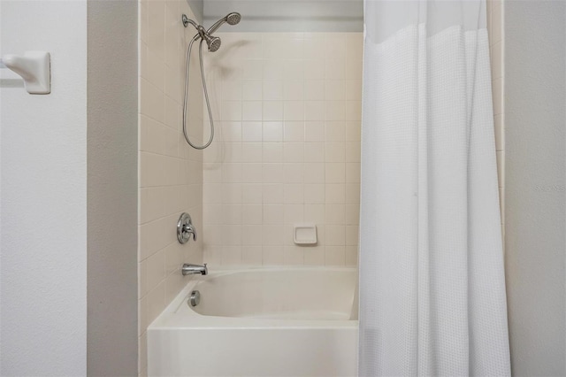 1524 Rhodeswell Ln, Dover, FL 33527 - bathroom featuring shower / tub combo