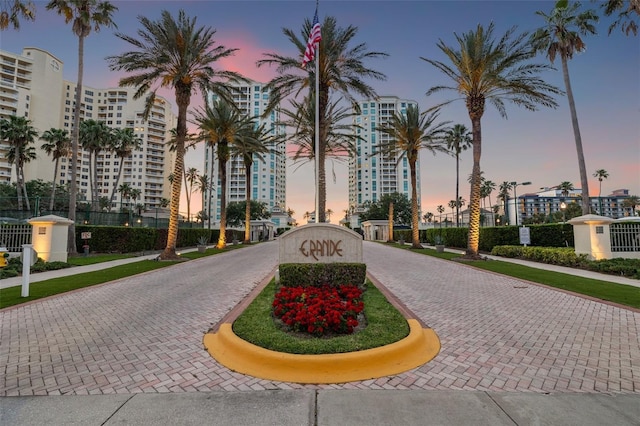 1180 Gulf Blvd Unit 402, Clearwater Beach, FL 33767 - photo 2