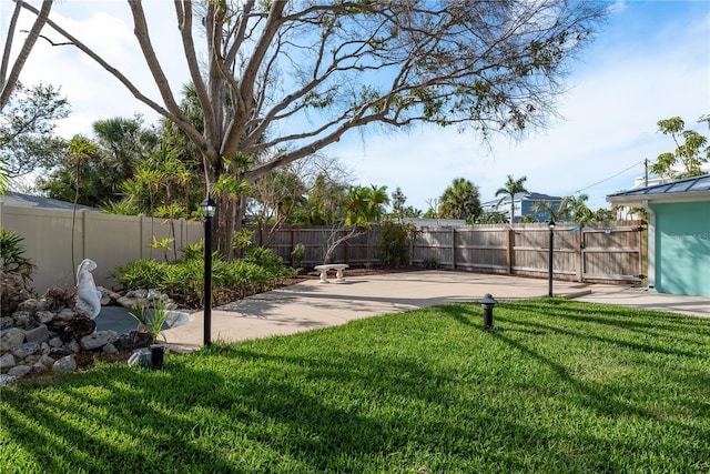 2010 Bayview Pl, Indian Rocks Beach, FL 33785 - view of yard with a patio