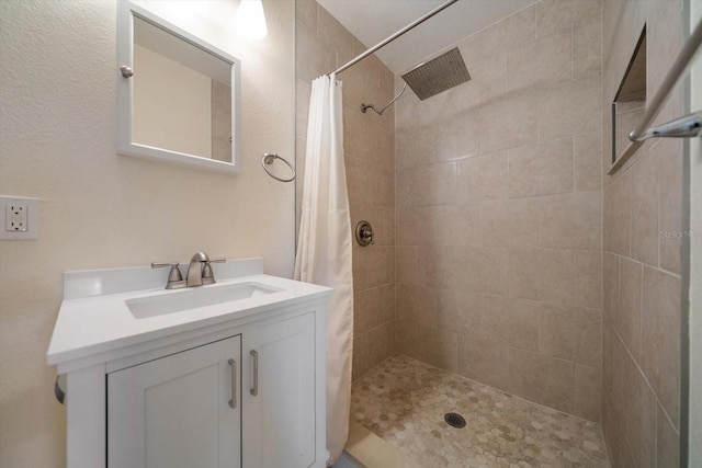 6282 41st Ave N, Saint Petersburg, FL 33709 - full bath with tiled shower and vanity